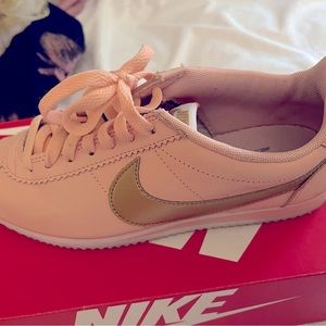 Women Classic Cortez Rose Gold 7.5